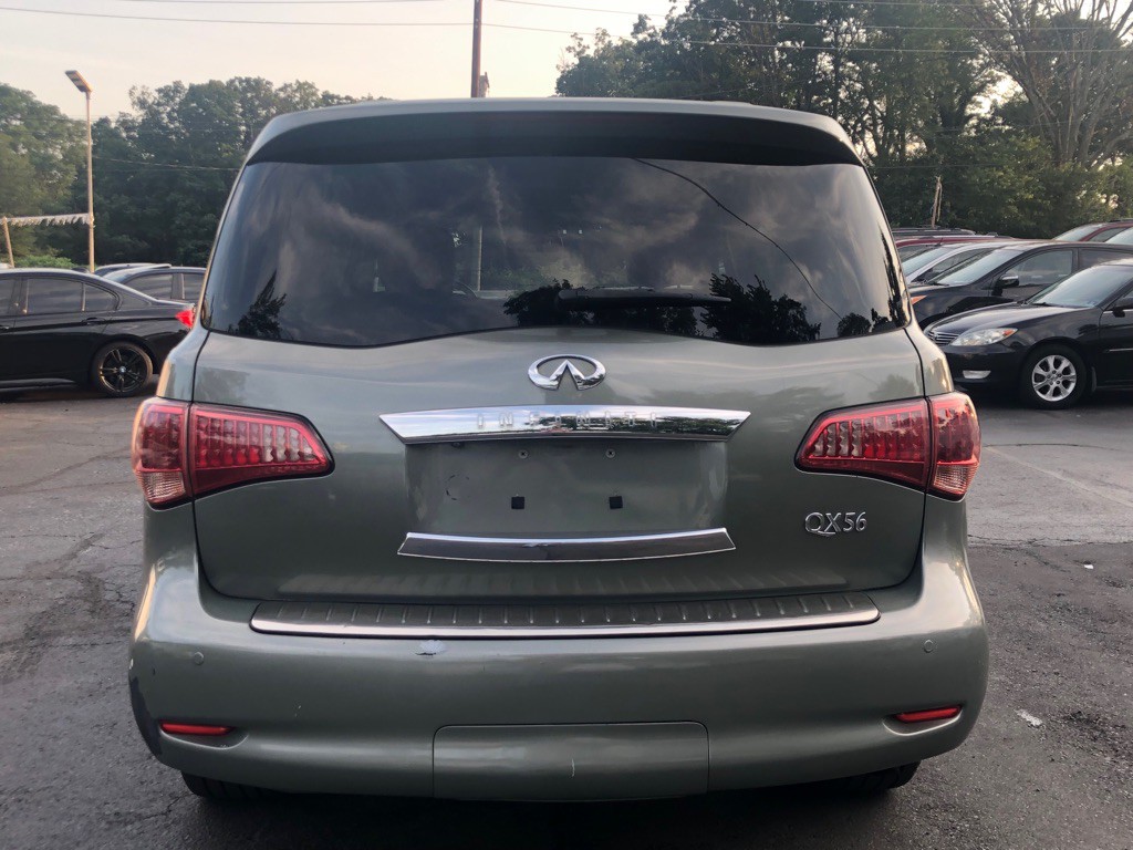 2011 INFINITI QX56 Image 4