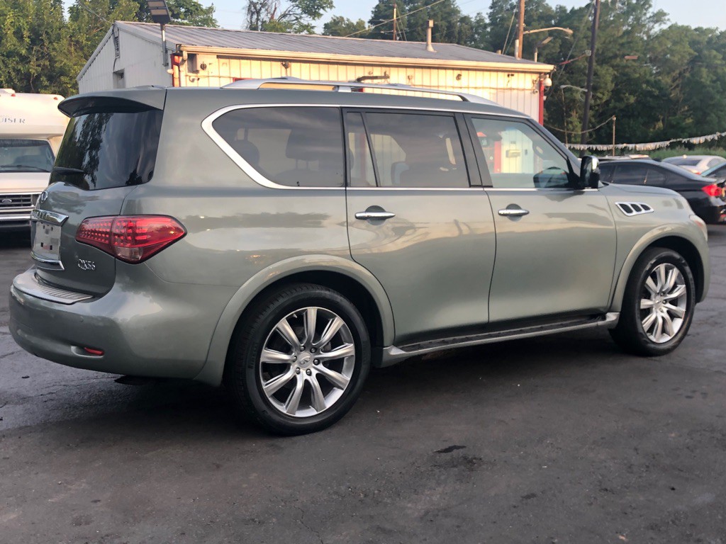 2011 INFINITI QX56 Image 6