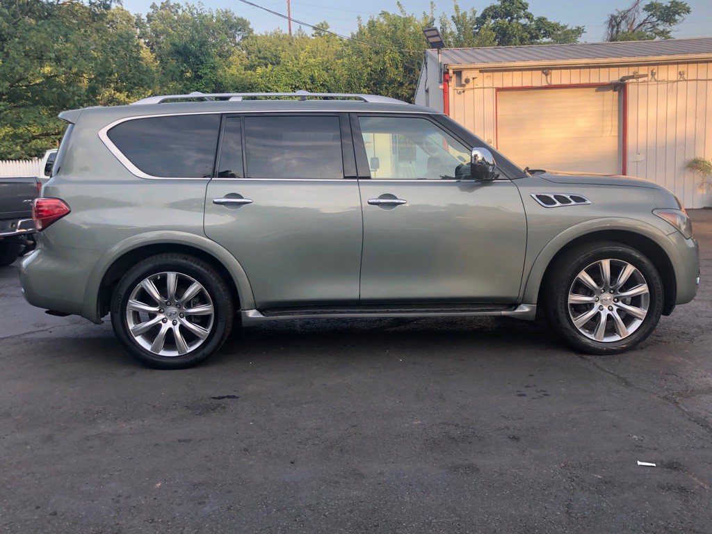 2011 INFINITI QX56 Image 7