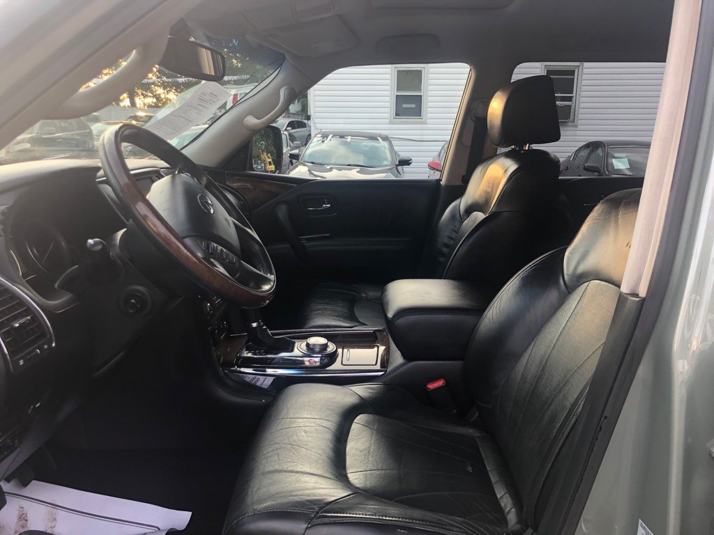 2011 INFINITI QX56 Image 14