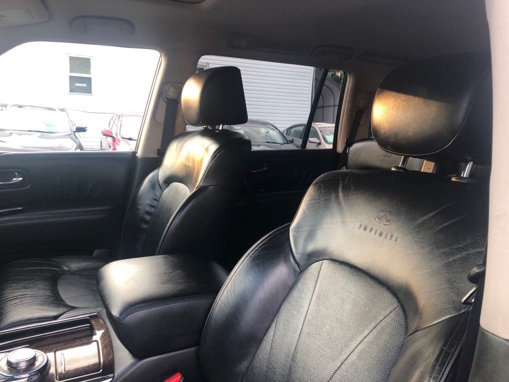 2011 INFINITI QX56 Image 15