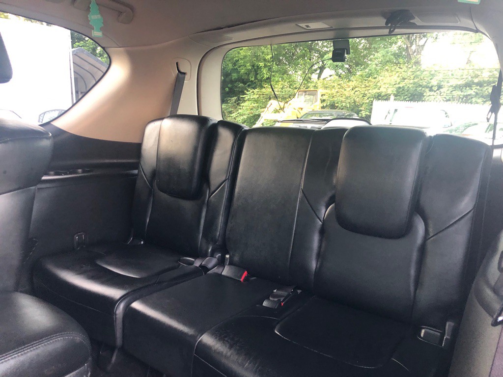 2011 INFINITI QX56 Image 26