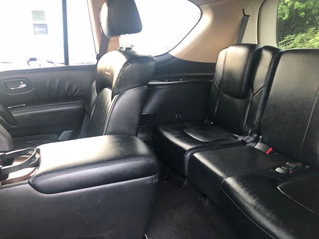 2011 INFINITI QX56 Image 28