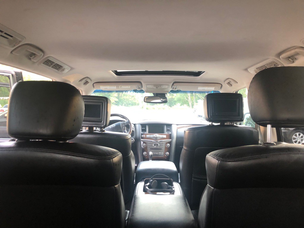 2011 INFINITI QX56 Image 33