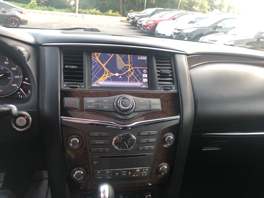 2011 INFINITI QX56 Image 34