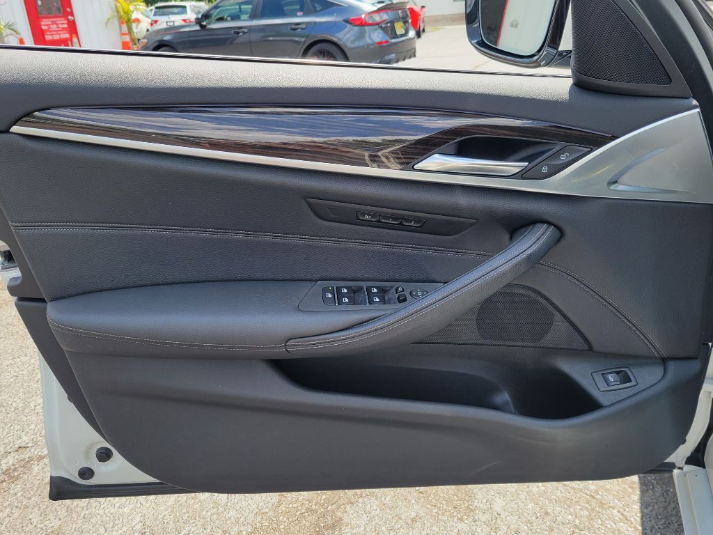 2020 BMW 5 Series Image 16