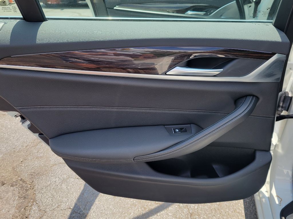 2020 BMW 5 Series Image 17