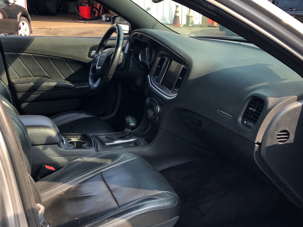 2017 Dodge Charger Image 34