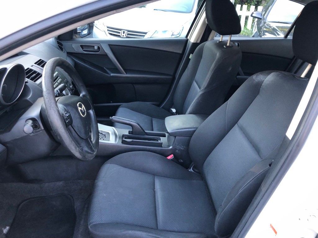 2010 Mazda Mazda3 Image 9