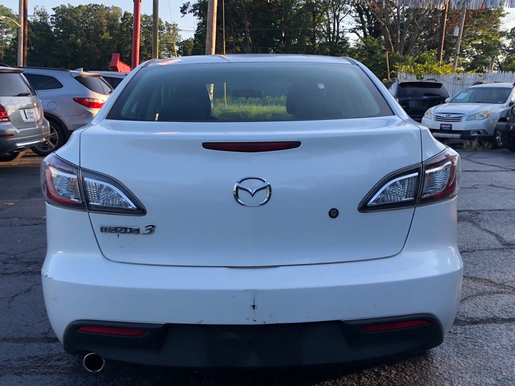 2010 Mazda Mazda3 Image 2