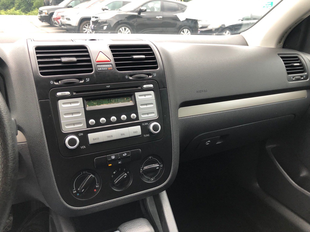 2007 Volkswagen Rabbit Image 17