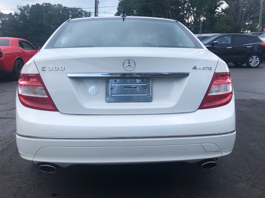 2010 Mercedes-Benz C-Class Image 4