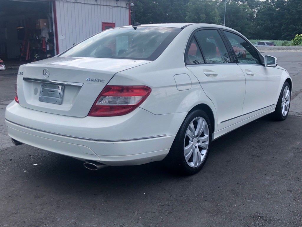 2010 Mercedes-Benz C-Class Image 5