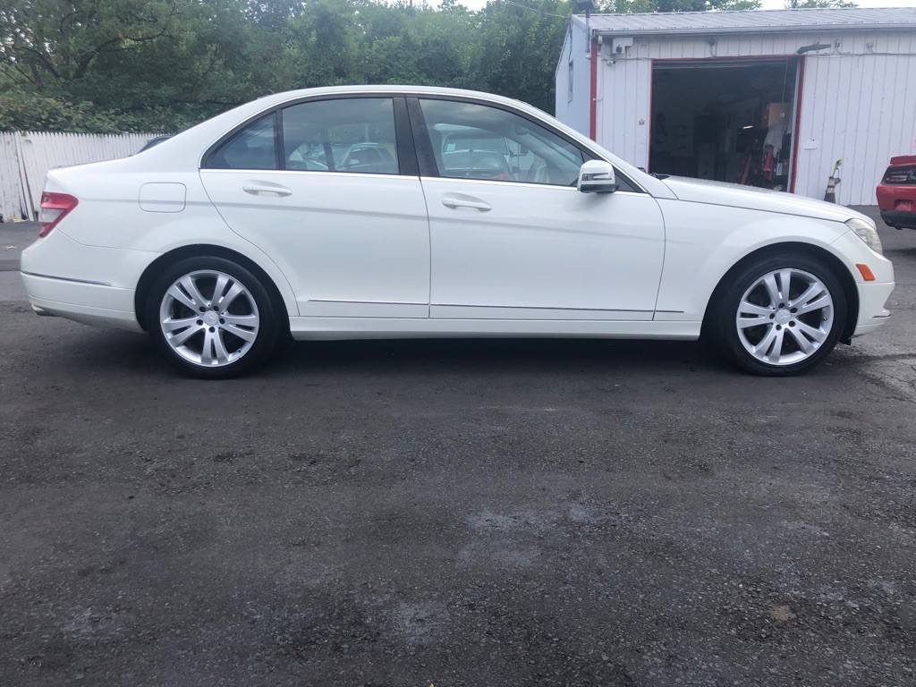 2010 Mercedes-Benz C-Class Image 6