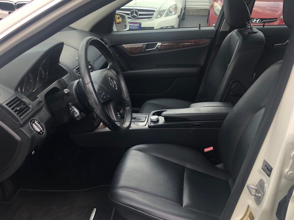 2010 Mercedes-Benz C-Class Image 13