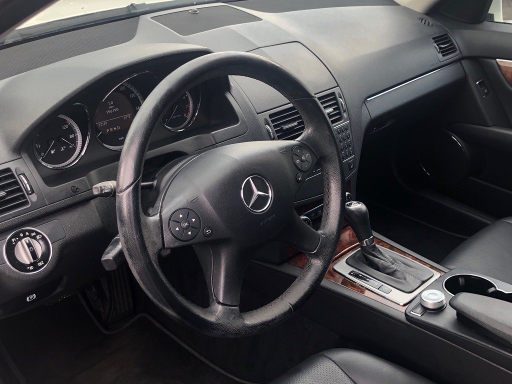 2010 Mercedes-Benz C-Class Image 16
