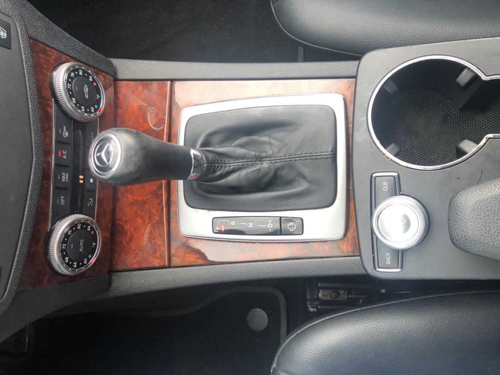 2010 Mercedes-Benz C-Class Image 30