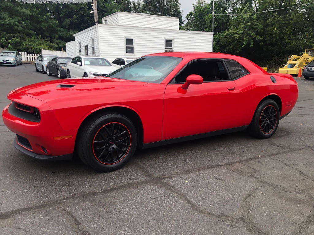 2018 Dodge Challenger Image 2