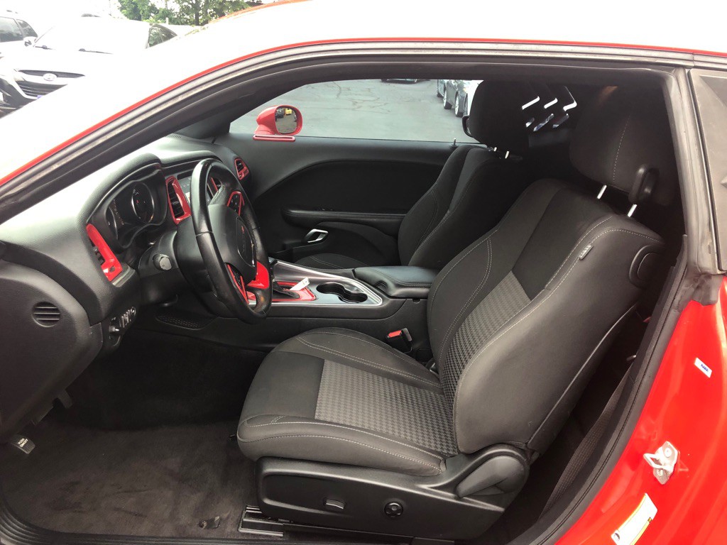 2018 Dodge Challenger Image 16