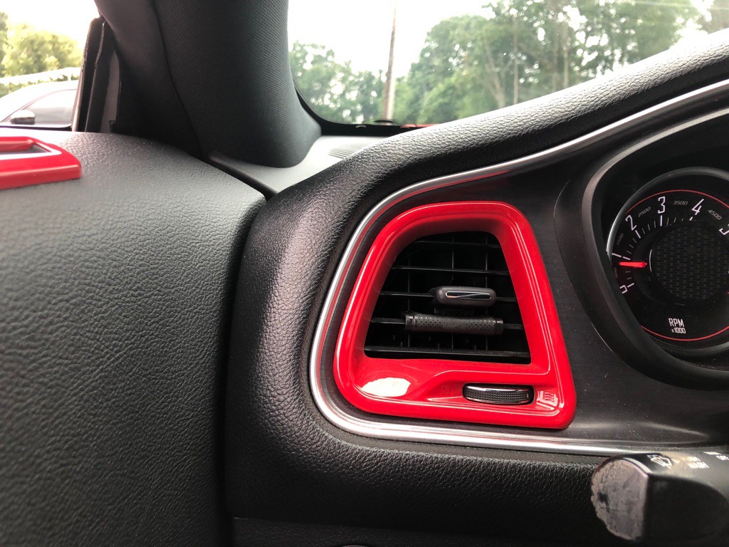 2018 Dodge Challenger Image 30