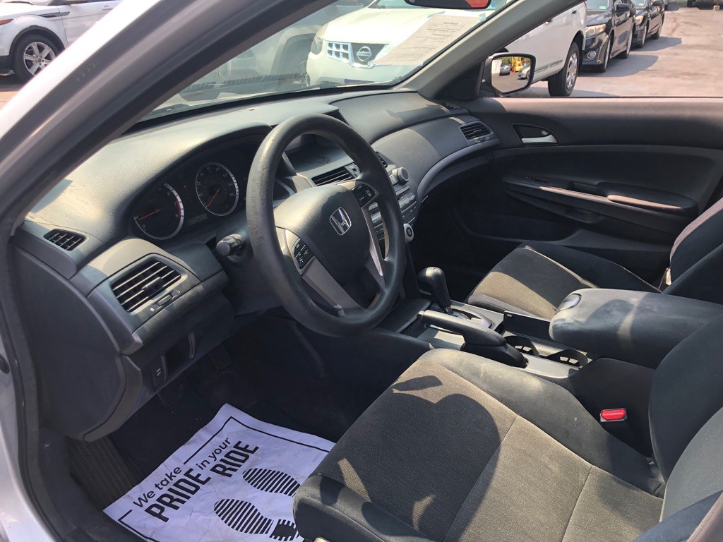 2010 Honda Accord Image 11