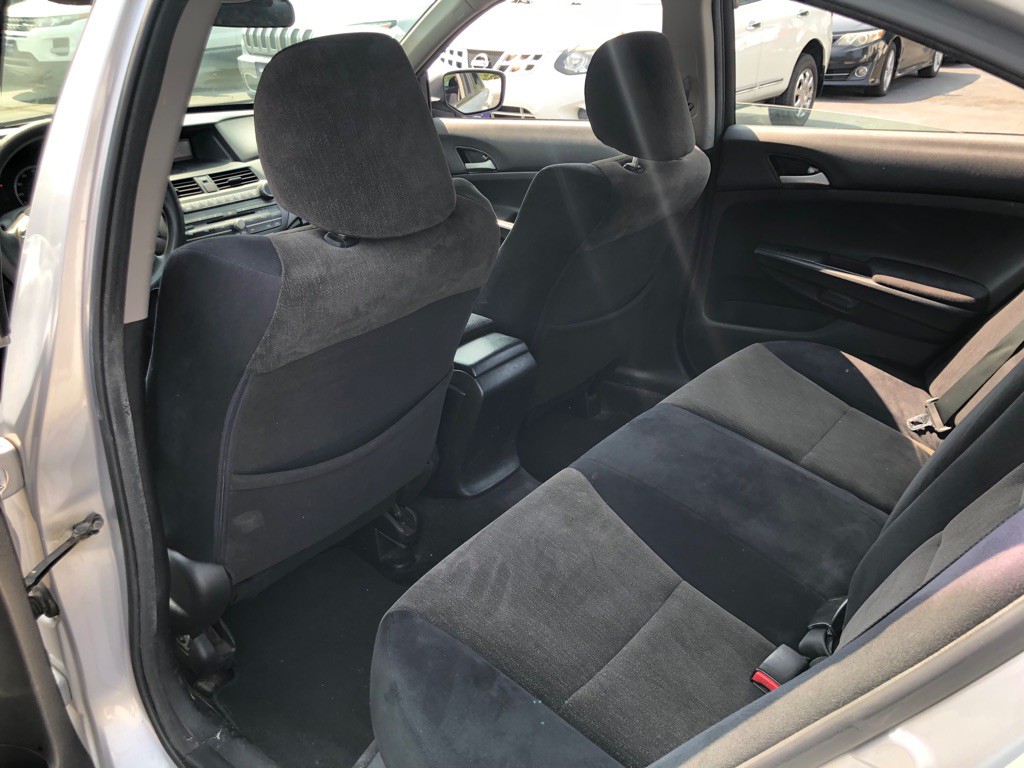 2010 Honda Accord Image 17