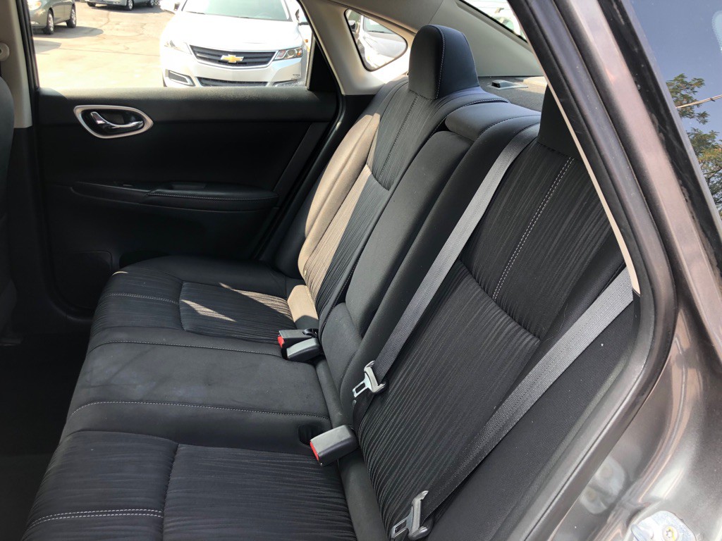 2016 Nissan Sentra Image 16
