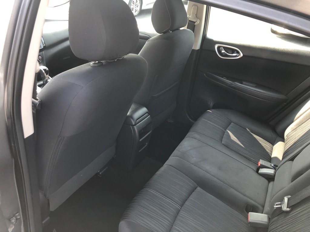 2016 Nissan Sentra Image 18
