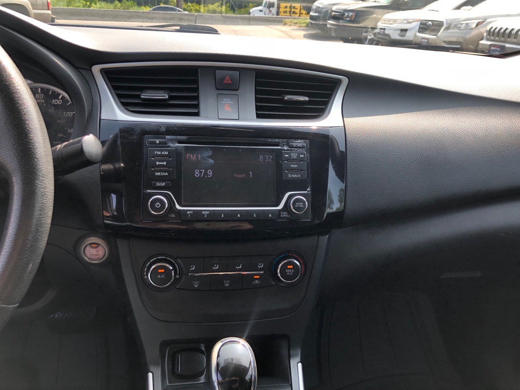2016 Nissan Sentra Image 21