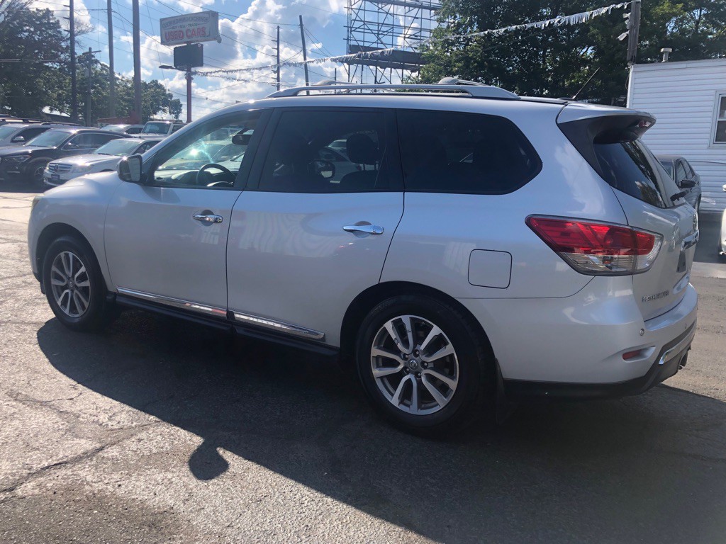 2013 Nissan Pathfinder Image 3