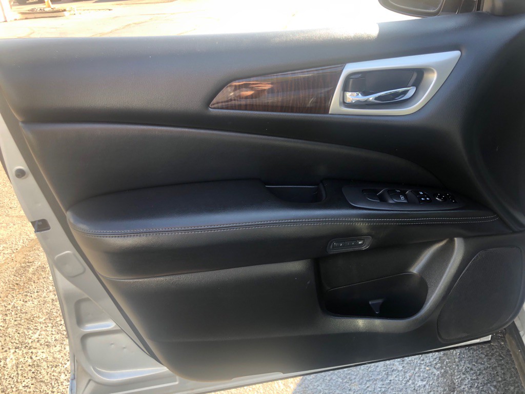 2013 Nissan Pathfinder Image 12