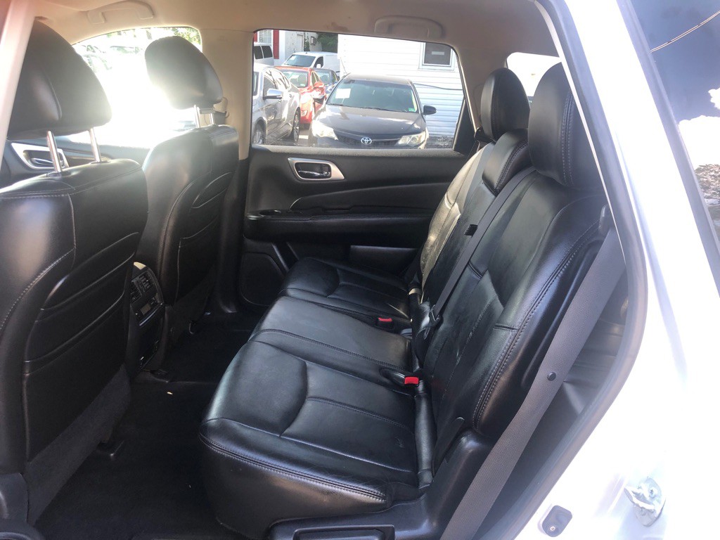 2013 Nissan Pathfinder Image 13