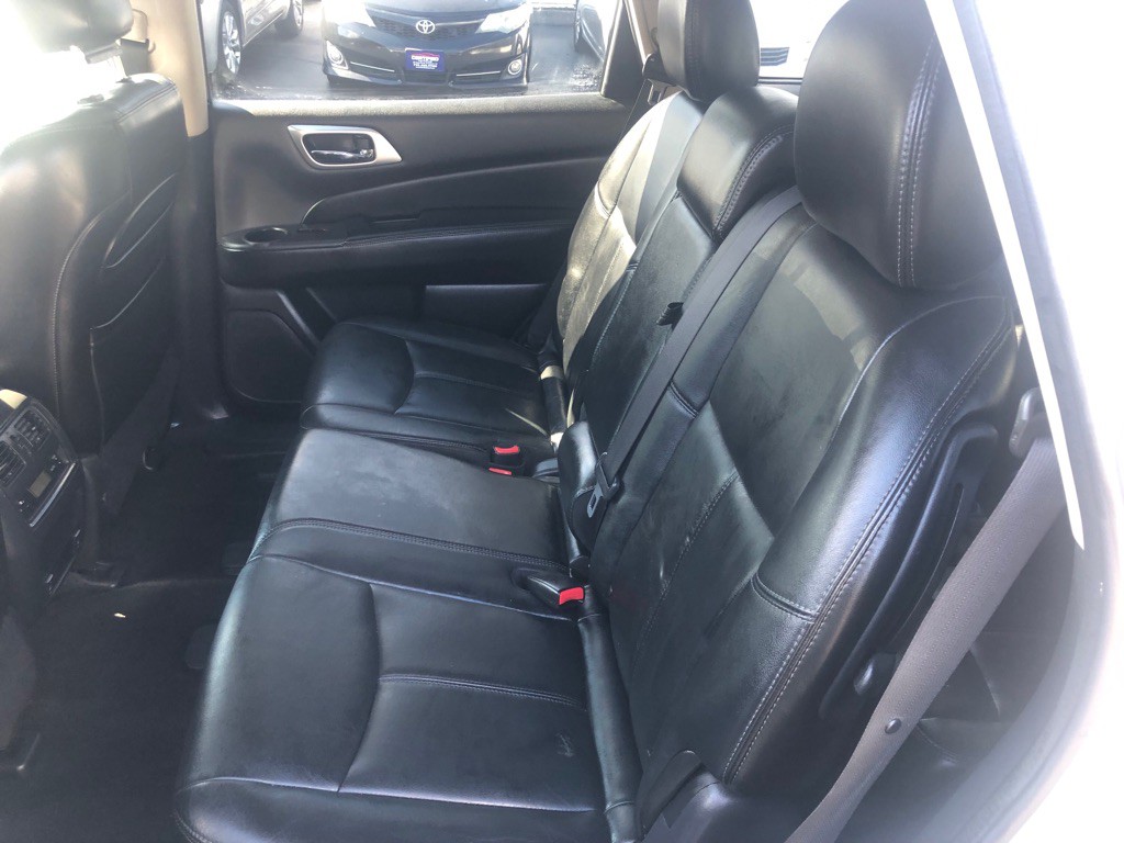 2013 Nissan Pathfinder Image 16