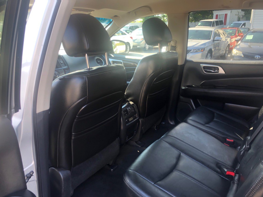 2013 Nissan Pathfinder Image 17