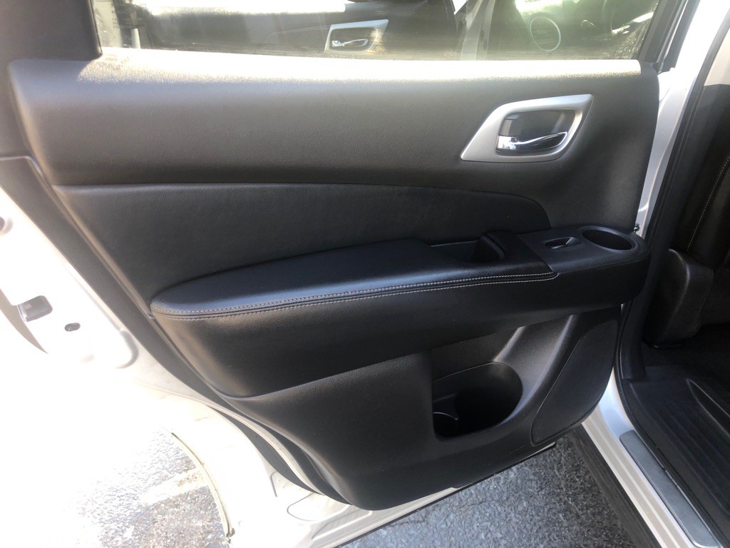 2013 Nissan Pathfinder Image 19