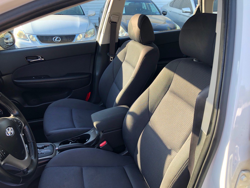 2010 Hyundai Elantra Image 8
