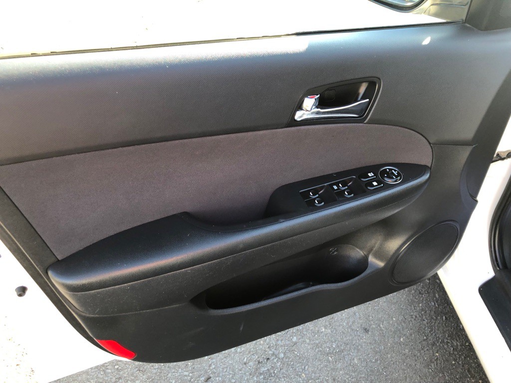 2010 Hyundai Elantra Image 11