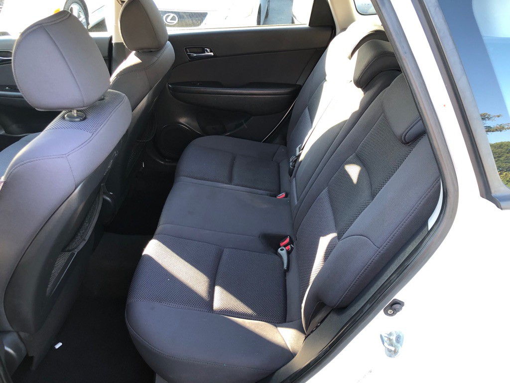 2010 Hyundai Elantra Image 12