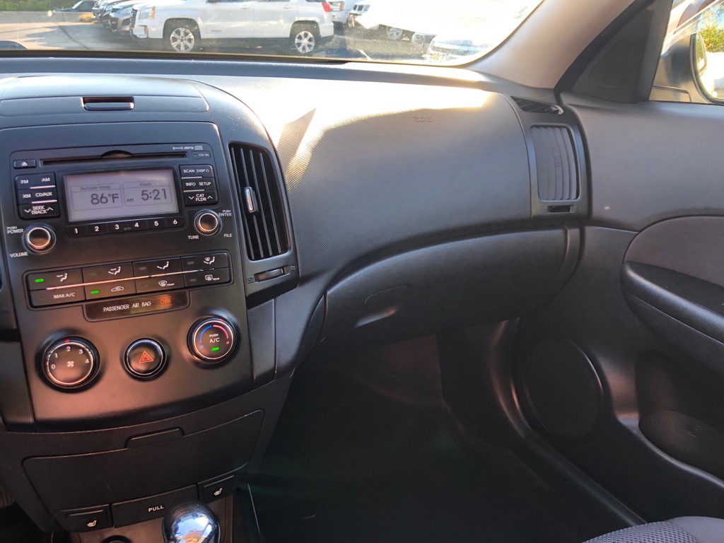 2010 Hyundai Elantra Image 21