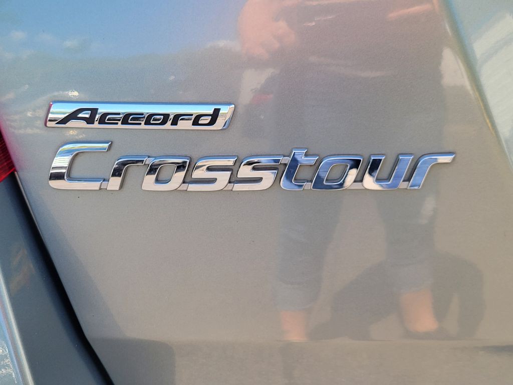2010 Honda Crosstour Image 14