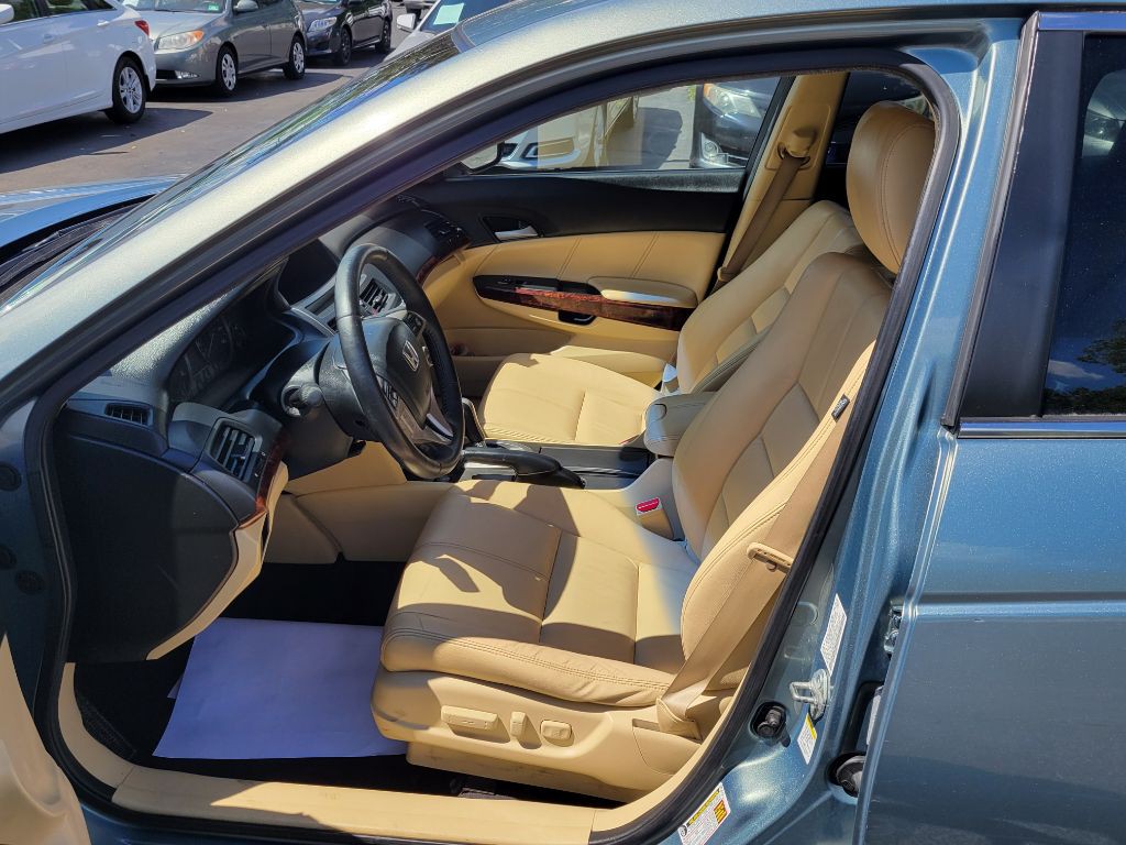 2010 Honda Crosstour Image 15