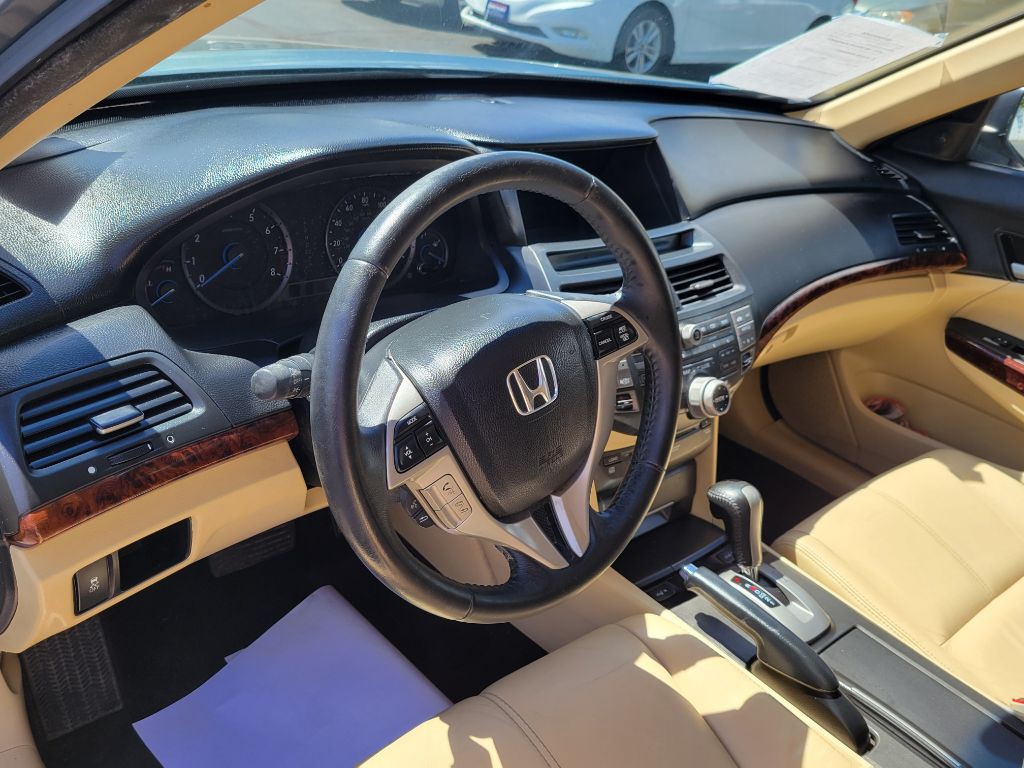 2010 Honda Crosstour Image 16