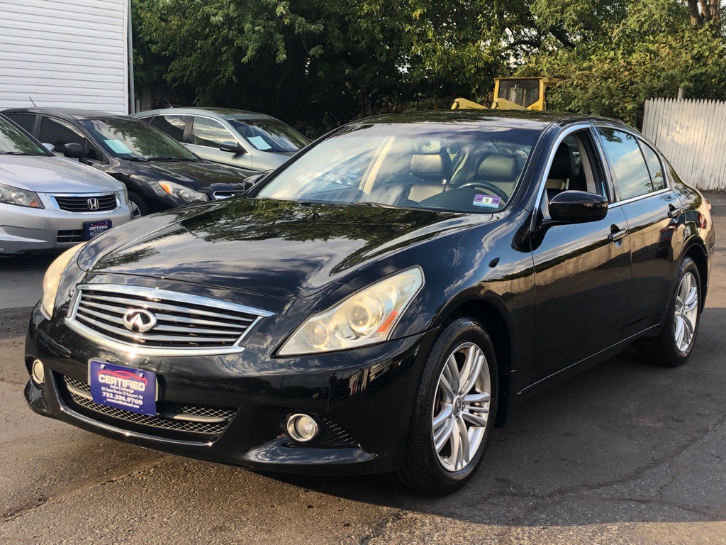 2013 INFINITI G37 Image 1