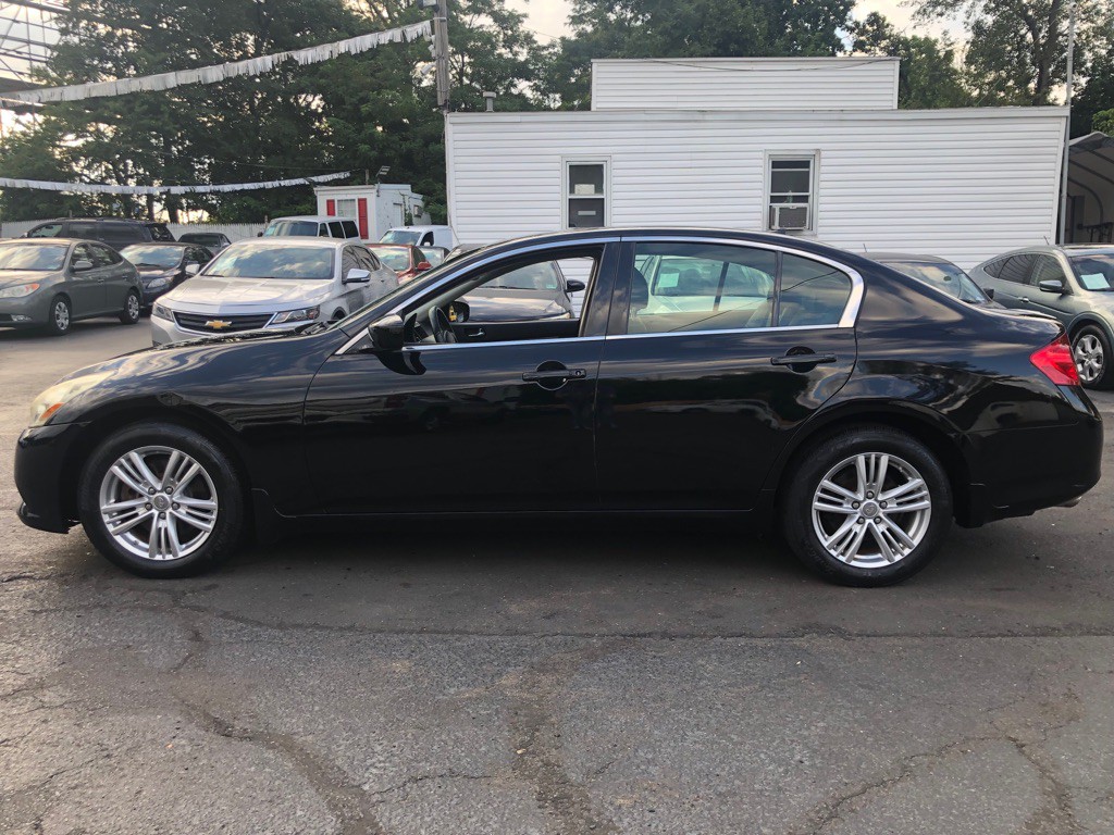 2013 INFINITI G37 Image 8