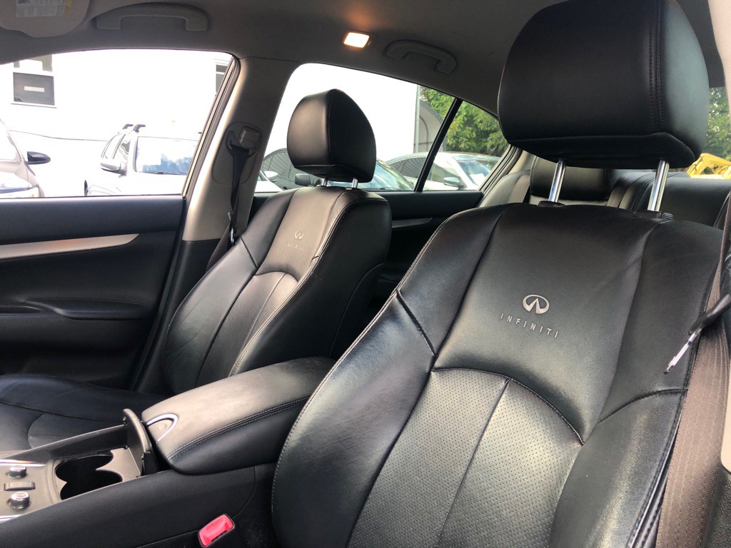 2013 INFINITI G37 Image 11
