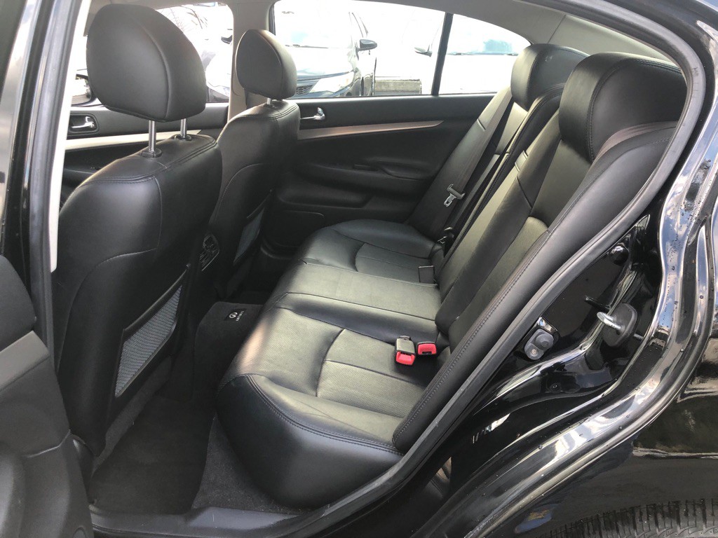 2013 INFINITI G37 Image 13