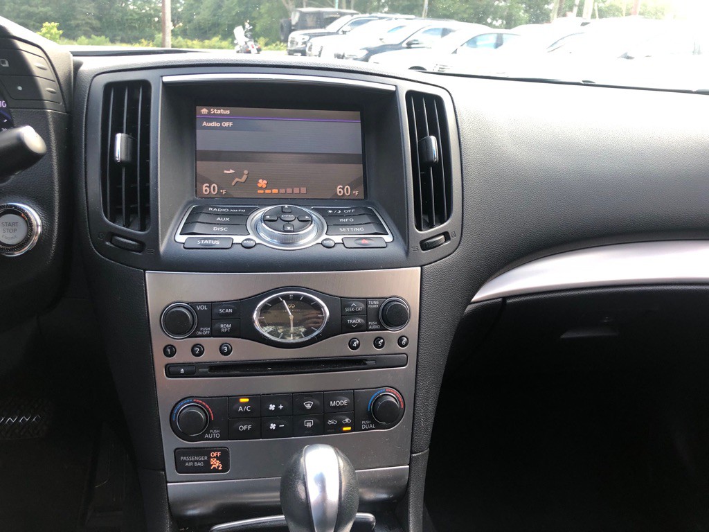 2013 INFINITI G37 Image 19