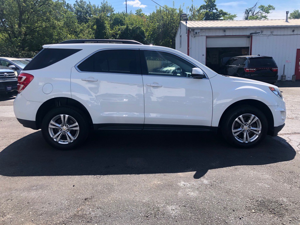 2016 Chevrolet Equinox Image 2