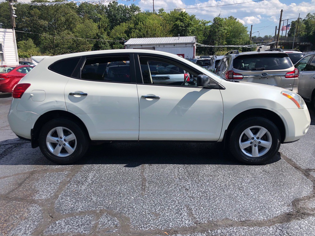 2010 Nissan Rogue Image 2