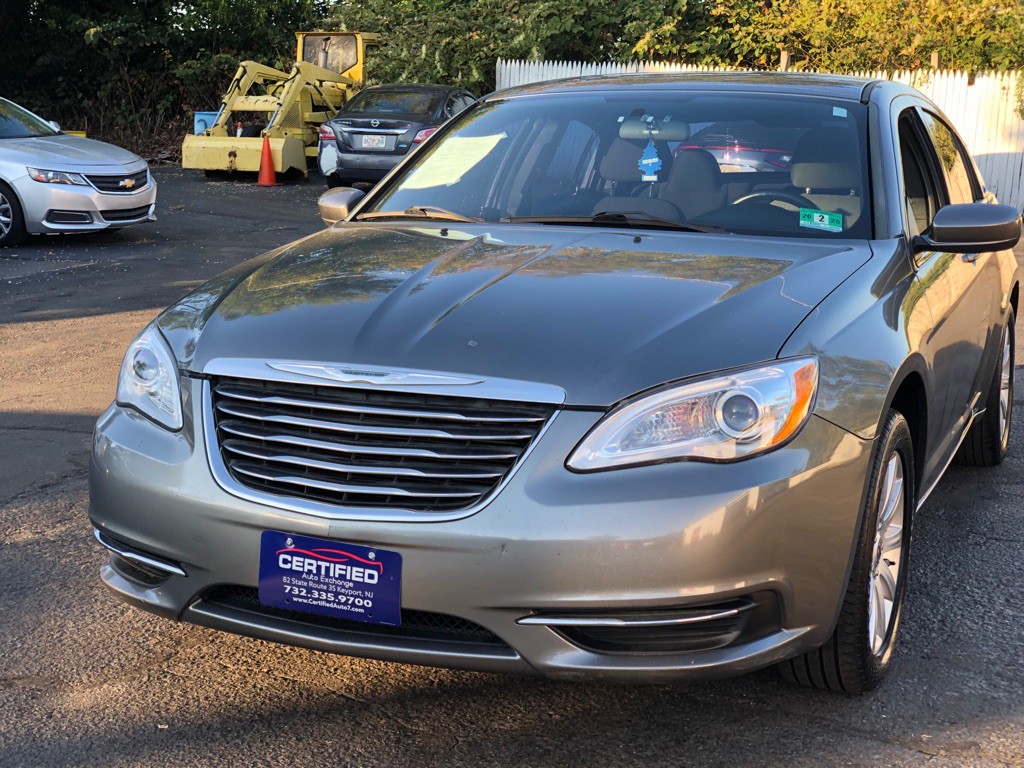 2012 Chrysler 200 Image 1